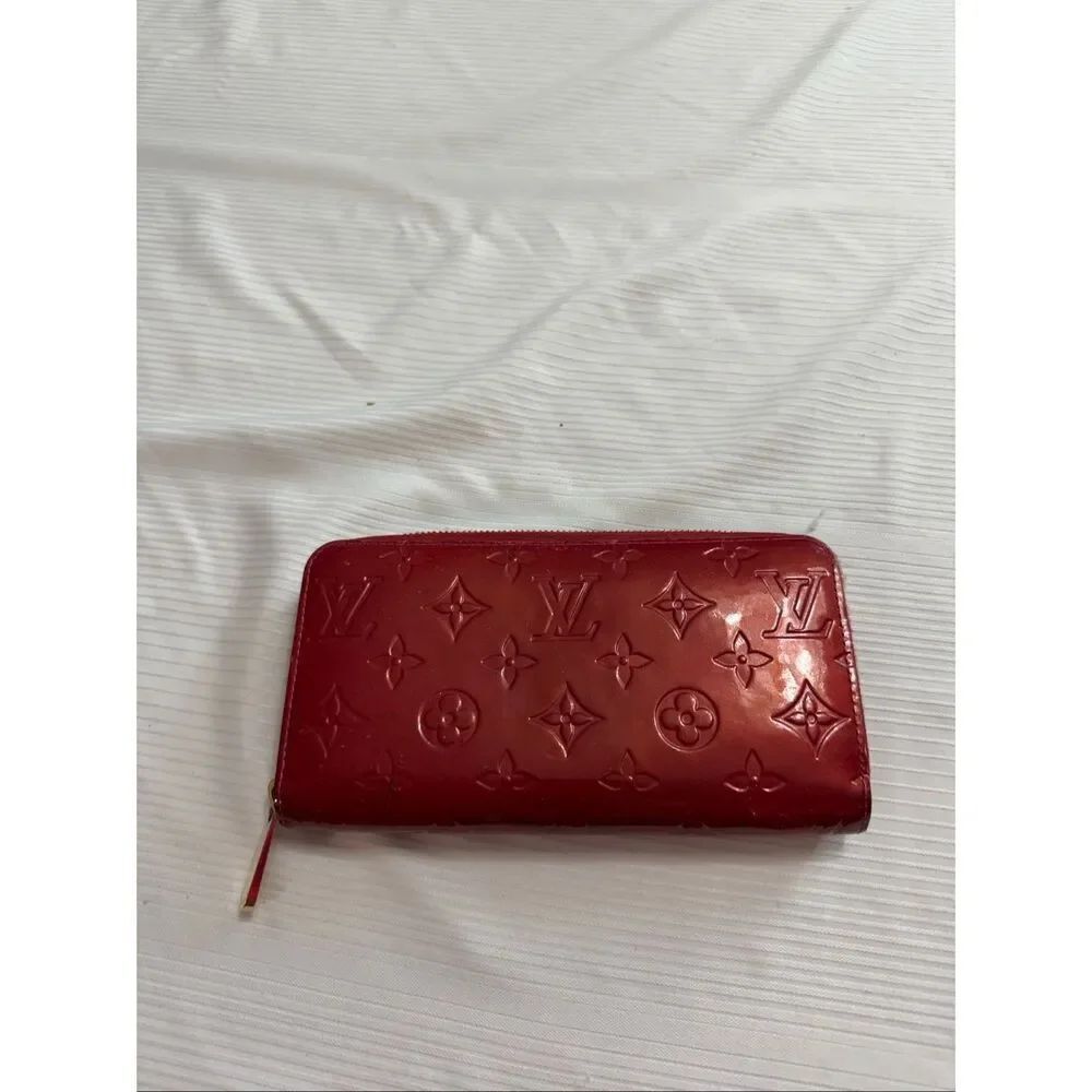 Louis Vuitton Vernis Red Zippy Wallet With Monogram Embossed Patent Leather